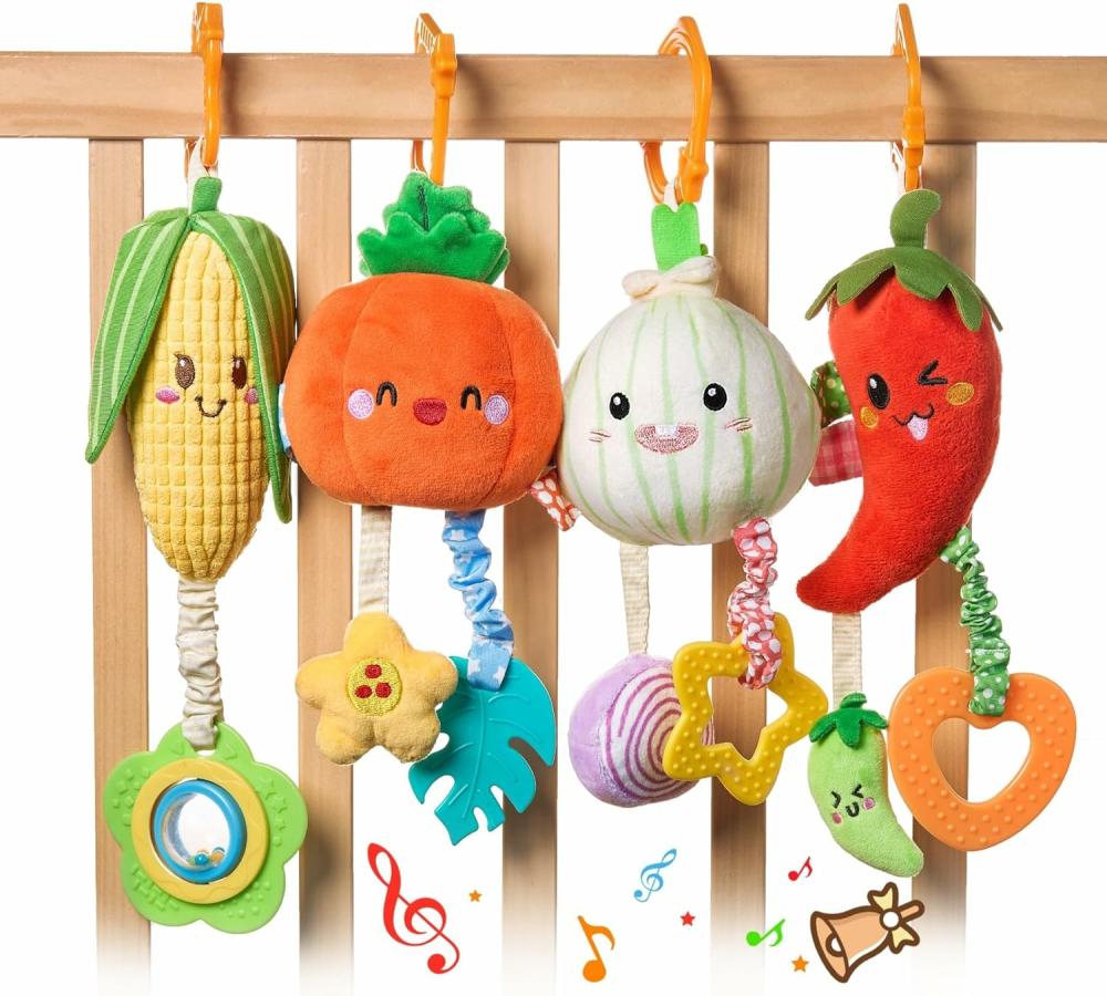 Jouets pour siège auto et poussette  | Jouets suspendus pour bébés – Pack de 4 jouets en peluche de légumes pour lit de bébé et poussette – Mobile de gym pour bébé – Jouets d’éveil sensoriel avec hochet et anneau de dentition. Convient aux bébés de 0 à 12 mois.